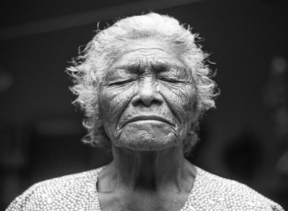 Long Covid e anziani: sintomi e rischi per le persone in età avanzata